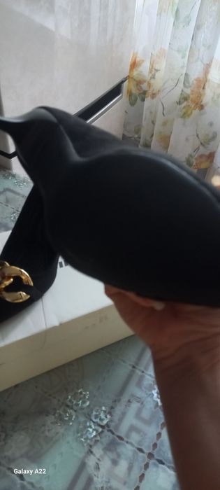 Продаются женские туфли