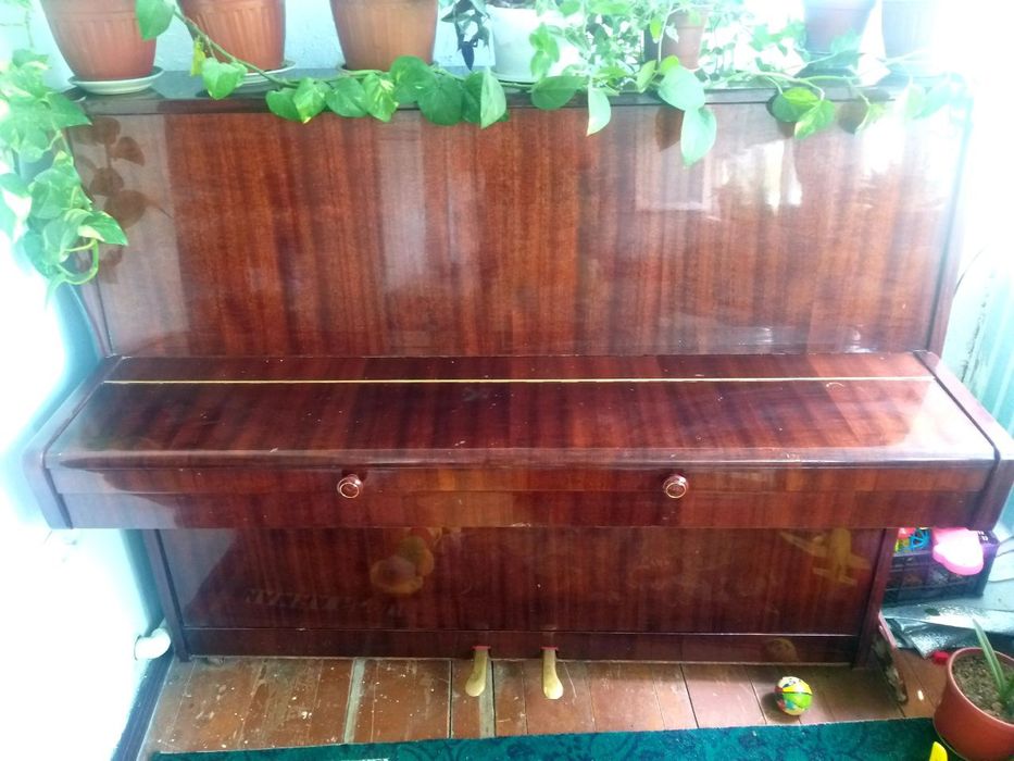 Фортепиано сотилади