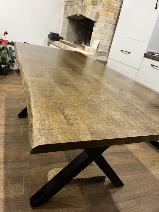 Трапезна маса от масив - дъб- с метални крака