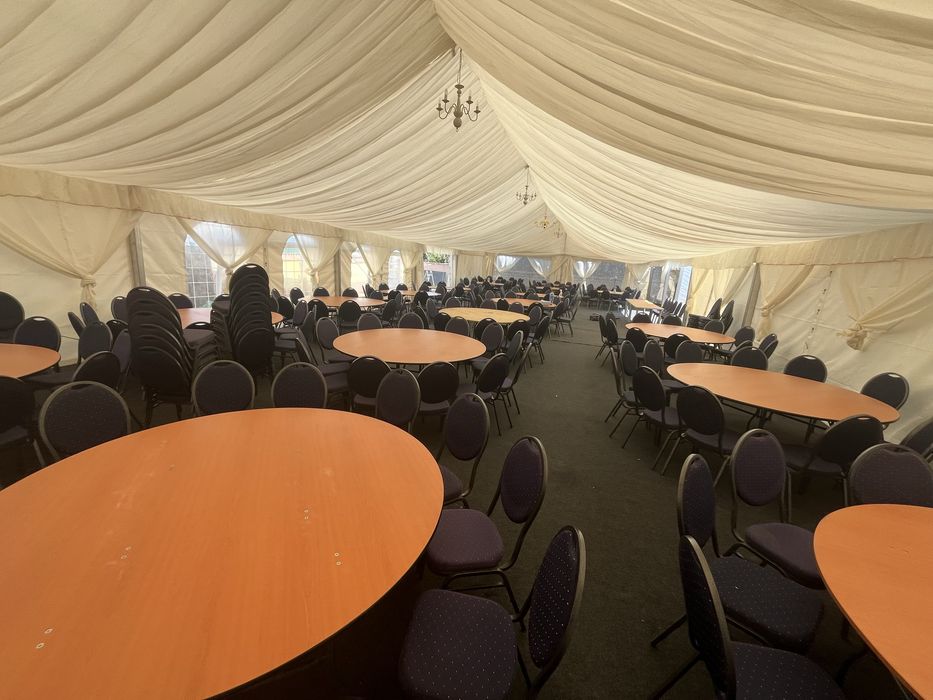 Vand cort complet utilat pentru evenimente