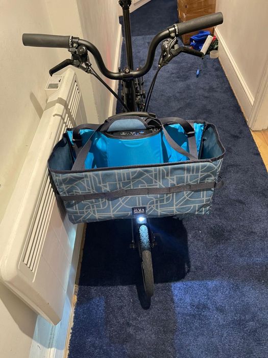 Bicicleta brompton electrica (6 viteze +accesorii)