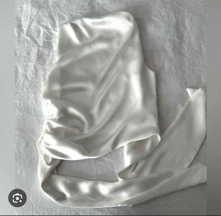 НОВО! Сатенен топ Zara с гол гръб L размер