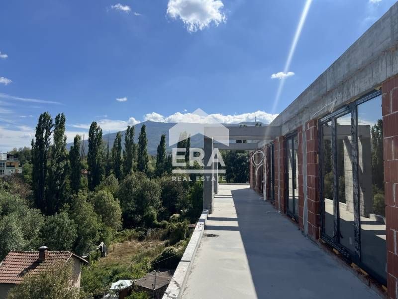 Четиристаен, панорамен апартамент в кв. Горна Баня с панорамна тераса