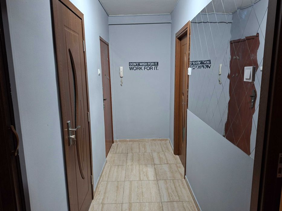 Inchiriez apartament