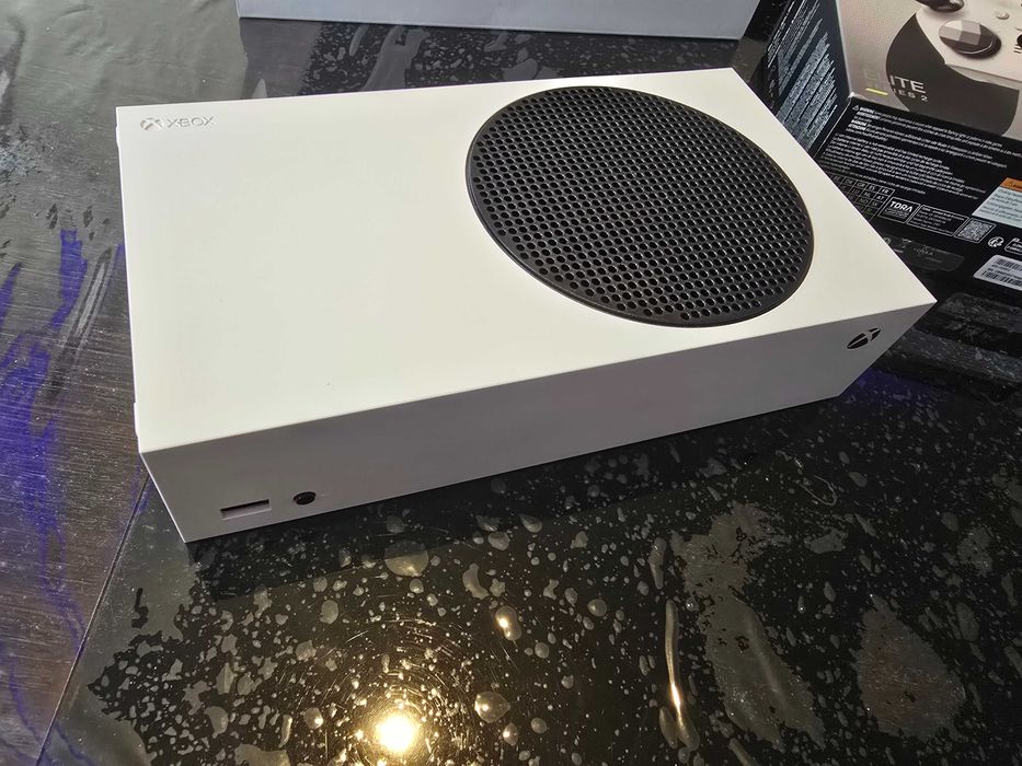 Xbox Series S + 2 бр. контролери Xbox Elite Series 2
