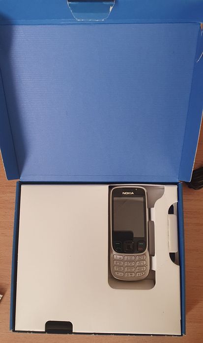 Продам легендарный телефон Nokia 6303i