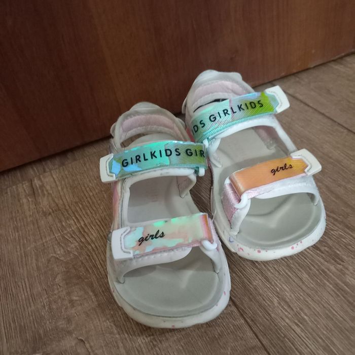 Сандали на девочку в садик