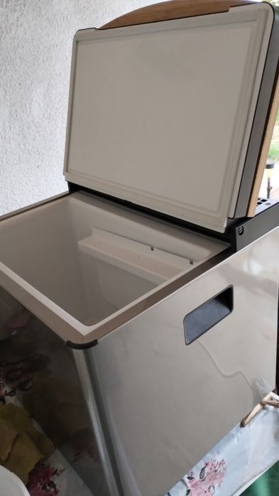 Mini frigider cosmetice