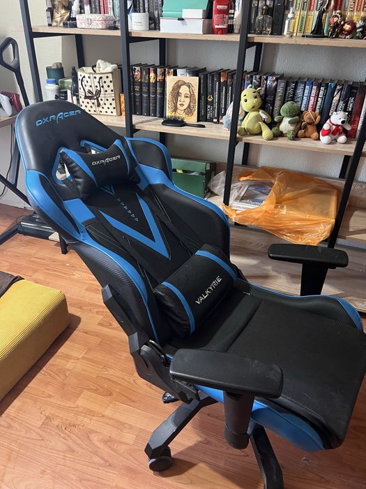 Продам игровое кресло DXRACER VALKYRIE