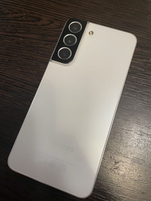 Samsung galaxy s22 в хорошем состоянии