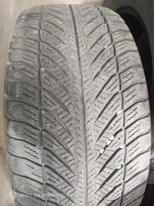 Продаю шины пару Goodyear