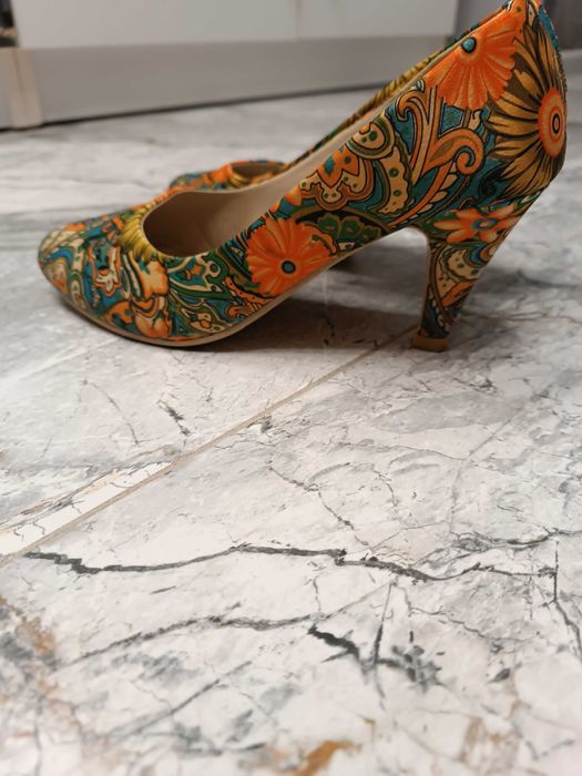 Цветные с узором женские туфли