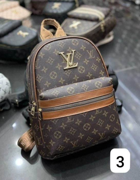 Genti si rucsacuri d