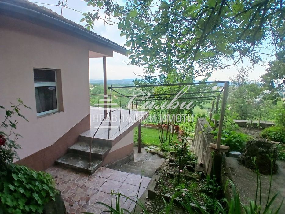 Двуетажна тухлена вила - местност ЧАШКА