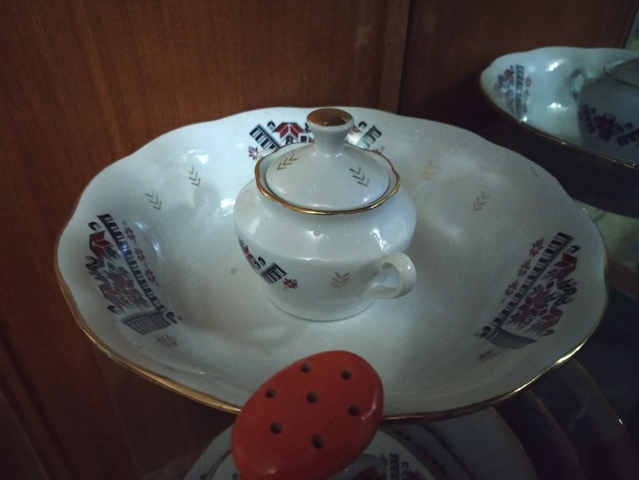 Столовый сервиз.Чашечки стекло.