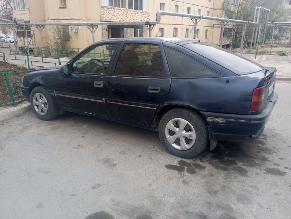 Машина Опел вектоа