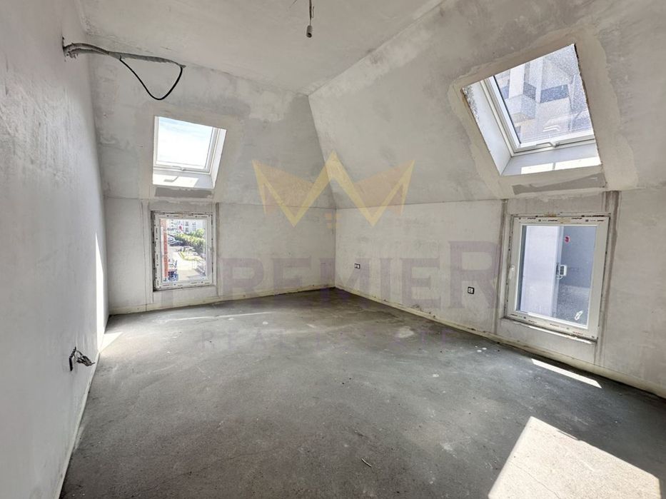 Продава се Тристаен апартамент в Пловдив, Остромила - 124 кв.м за 626 €/кв.м - Снимка #2