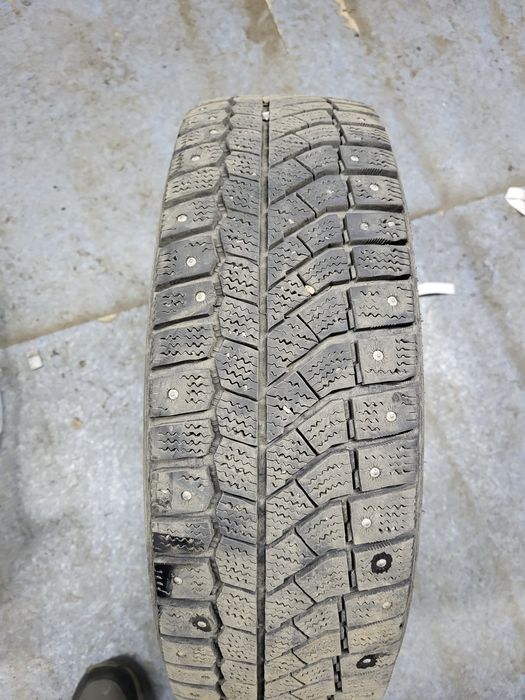 Продам шины в хорошем состоянии.