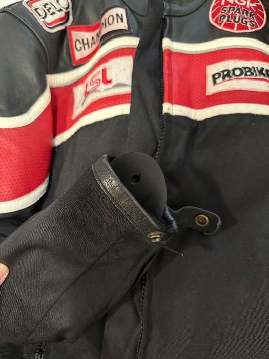Geaca motor piele plus textil cu armaturi spate, coate si antebrate impecabila