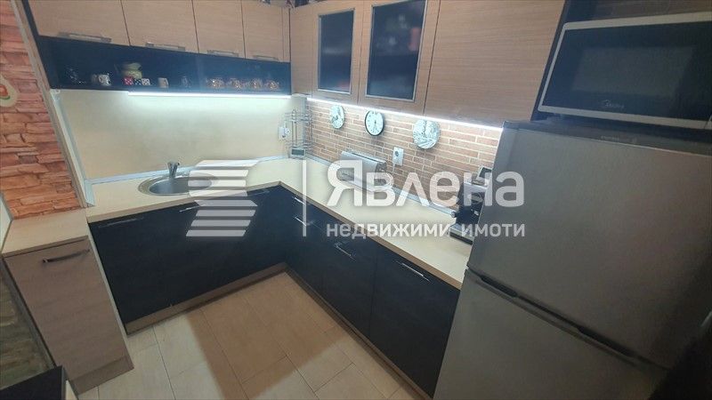Продава се Тристаен апартамент в Бургас, Възраждане - 94 кв.м за 1437 €/кв.м - Снимка #6