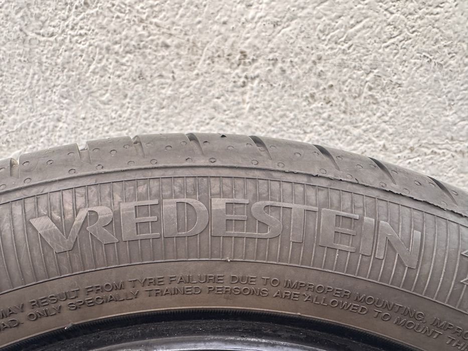 Автомобилни гуми 195 50 15 Vredestein