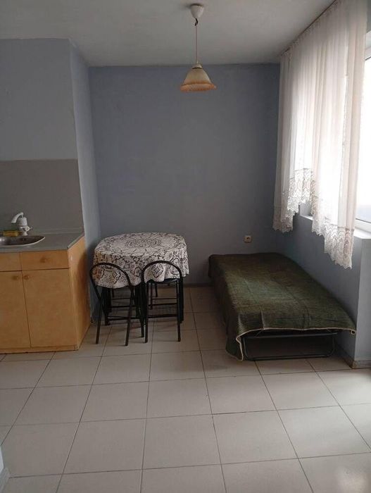 Дава се под наем Едностаен апартамент в Бургас, Меден рудник - зона А - 40 кв.м за 219.3 € - Снимка #1