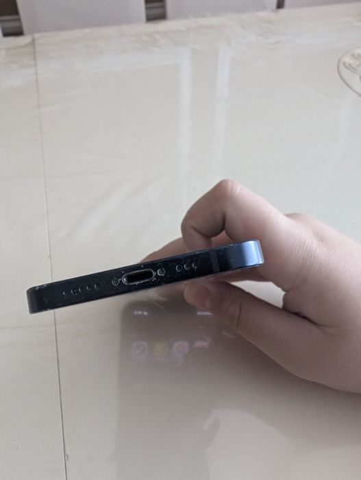 iPhone 12 64 Гб.