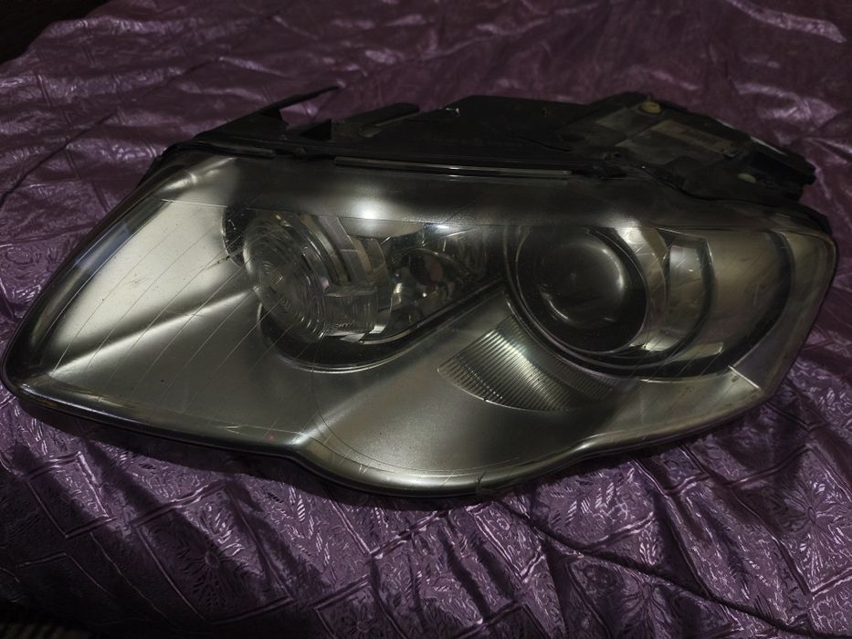 Far stanga VW Passat B6