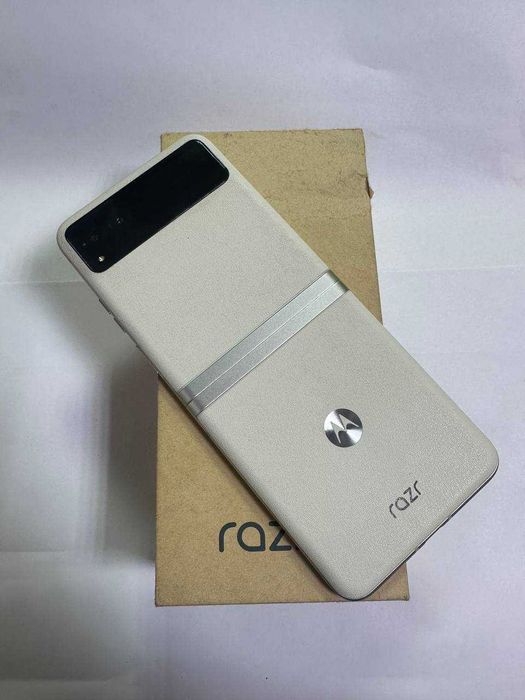 Телефон Motorola Razr 40 Алматы
