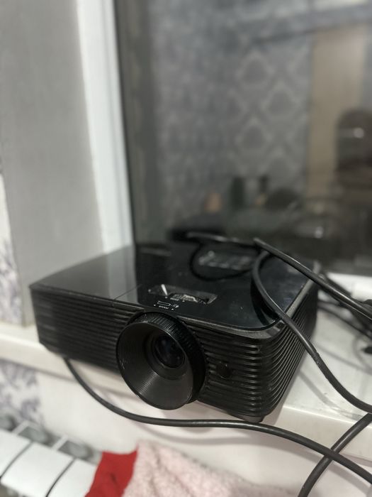 Проектор 3200 люмин 10000сағат жұмыс істейді