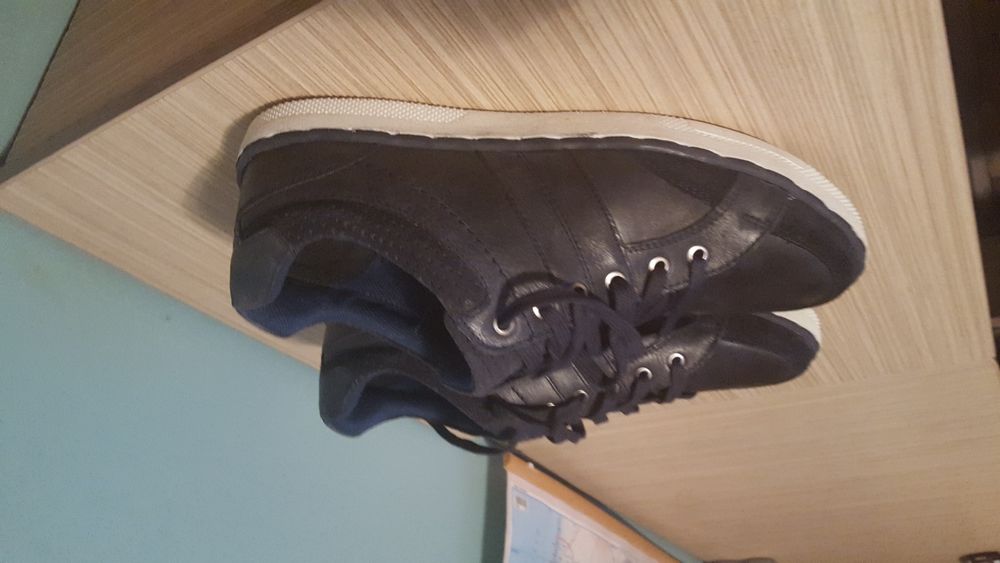 Vand pantofi sport