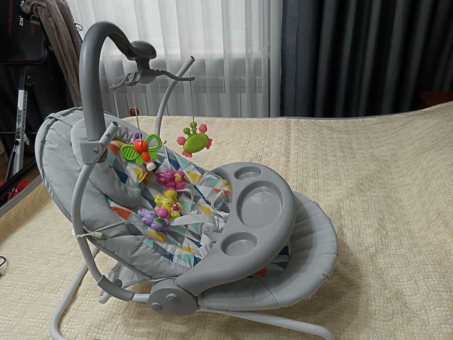 Шезлонг детский почти новый