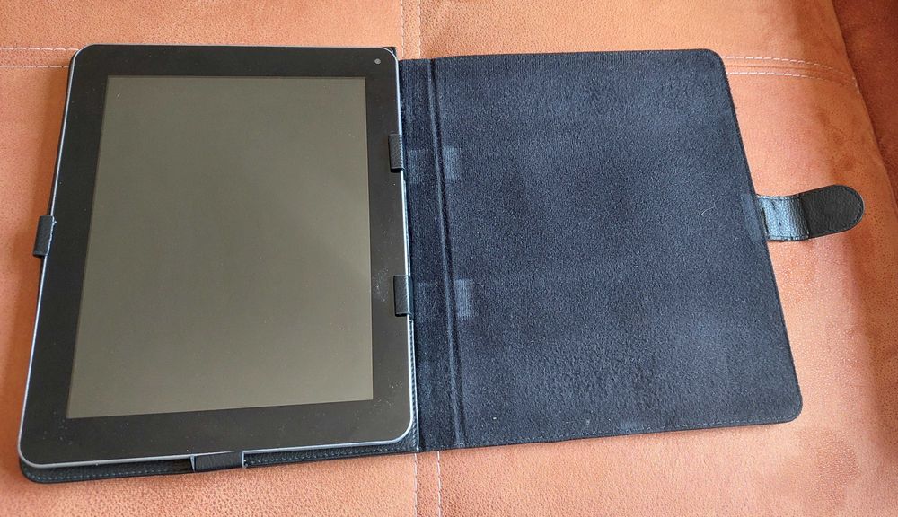 Tablea Evolio Aria cu husa 16 GB