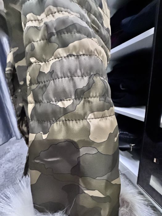 Дамска камуфлажна парка с естествен косъм