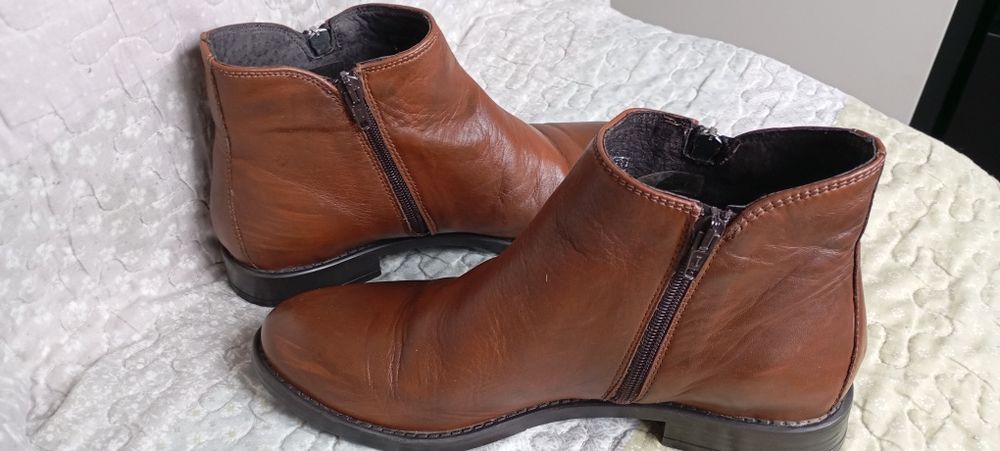 Дамски боти от естествена кожа