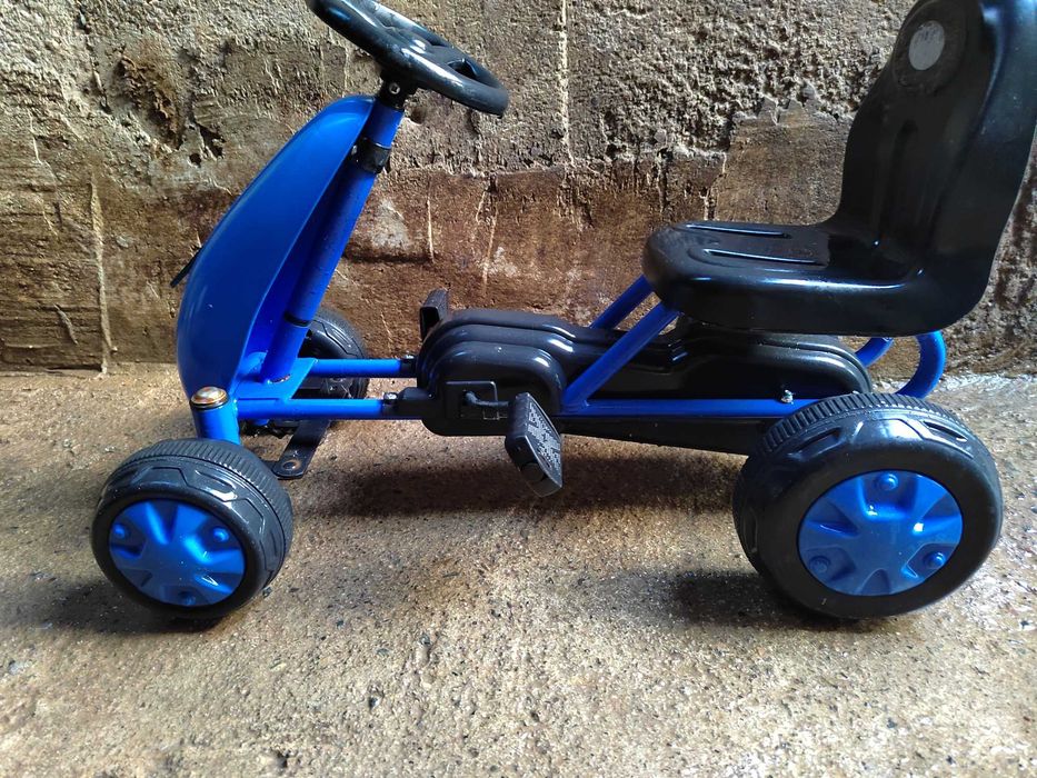 Детско бъги с педали