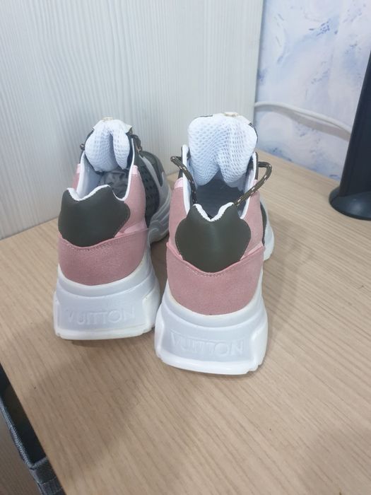 Adidas. Marimi 36,37,38,39. Pret 80 lei