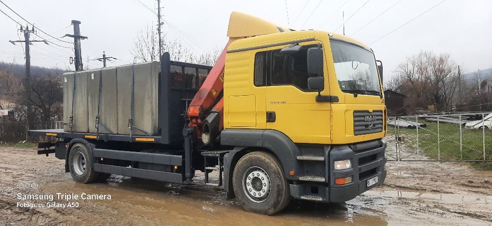Transport camion cu macara/Transport utilaje