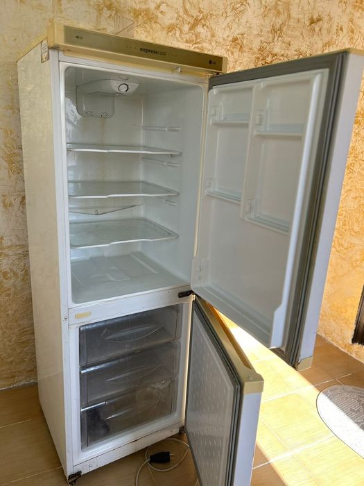 Продам холодильник в хорошем состояний.