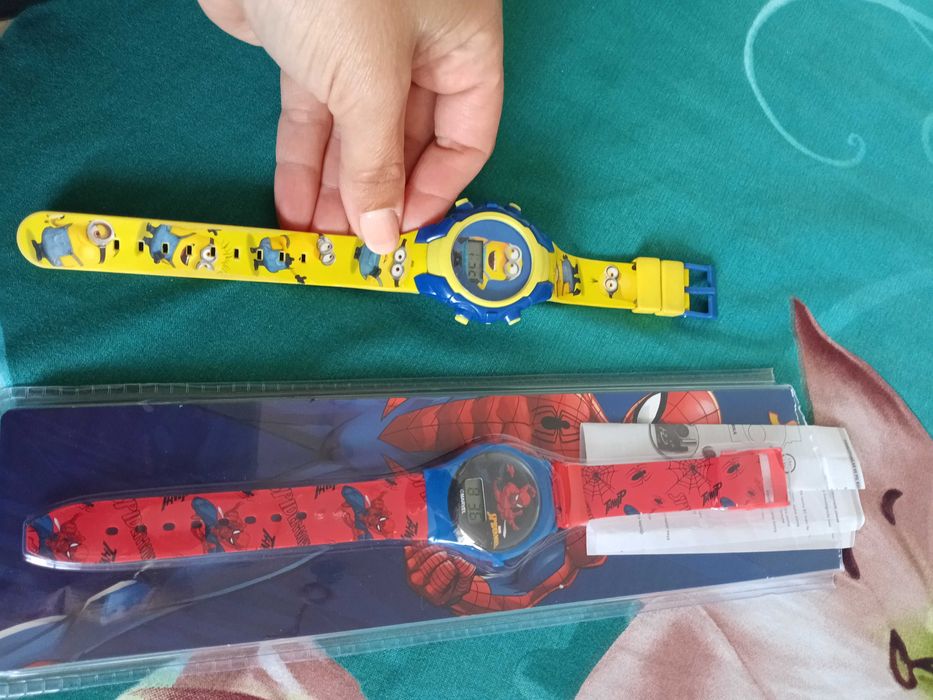 2 ceasuri de mana pentru copii,30 ron