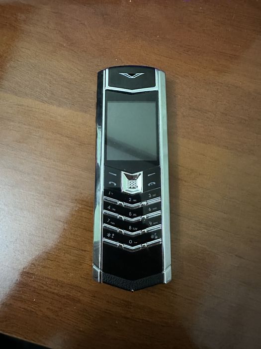 Vertu (Black-Silver)