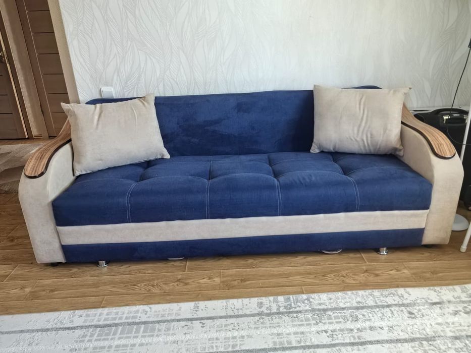 Диван  продается