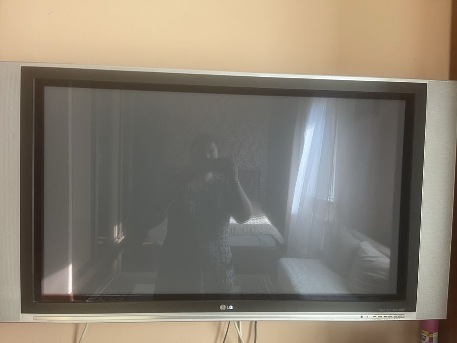 Продам телевизор lg