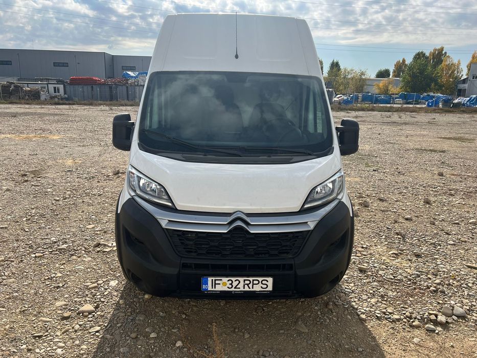 Flota dube de inchiriat la cele mai bune preturi
