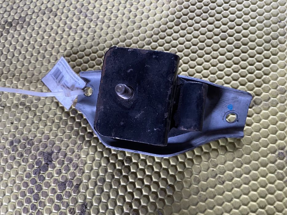 Подушки двс Субару