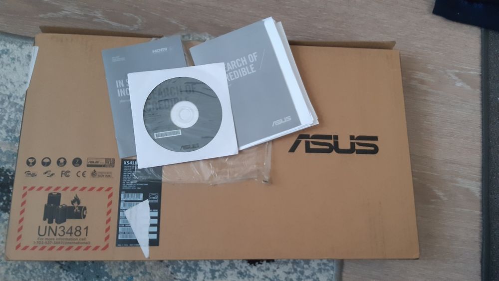 Laptop Asus nou in cutie