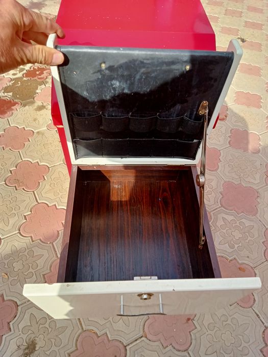 Тумбы для парикмахера