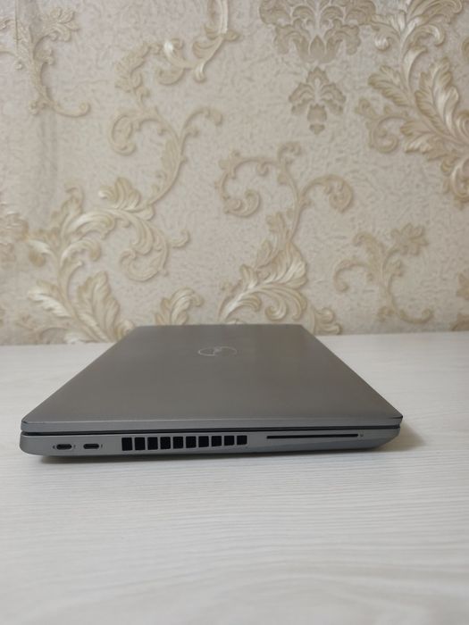 Dell Precision 3571 Workstation
