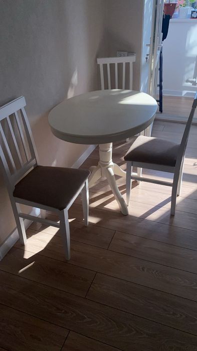 Продам новые стулья