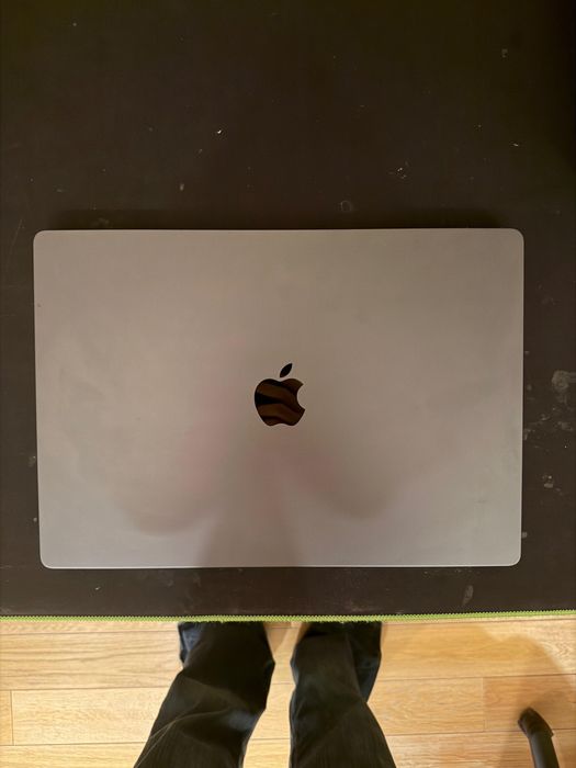 Apple MacBook Pro (16-inch, M3 Max, 48 gb Ram, 40-core GPU)